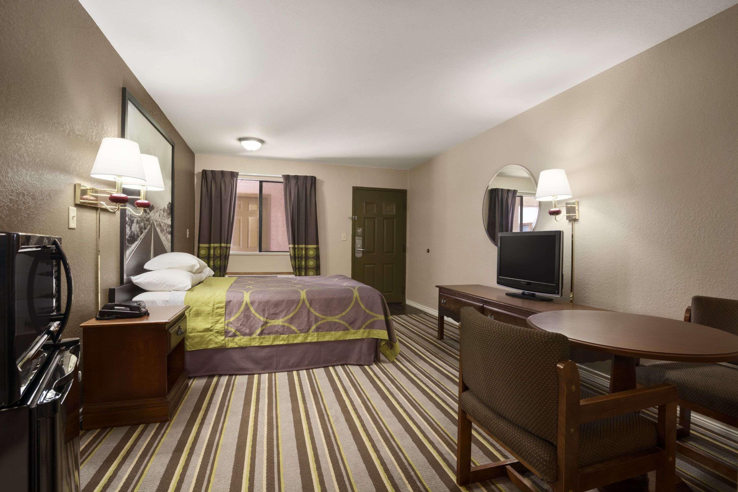 Super 8 By Wyndham Childress Motel Kültér fotó